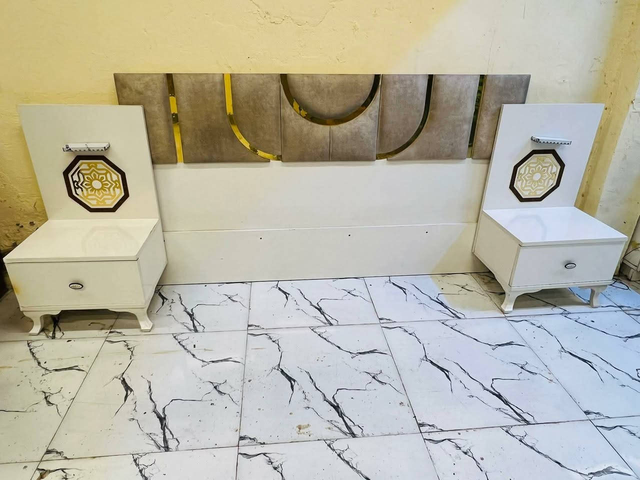 غرفة نوم مستعملة🇹🇷
 نضافة80 ٪💯
عدد القطع / 5
نضام / أبواب 💢 
500🔒 
شد ونقل داخل بغداد مجاني🚛
يوجود توصيل محافضات
هدية 🎁 طابورية اضافية


**إذا كنت صاحب هذا الإعلان وتريد حذفه لأي سبب، رجاءا أرسل رسالة إلى الدعم الفني**