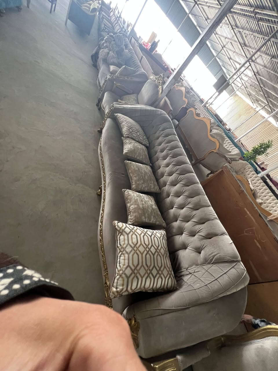 علئ بركه الله تم وصول حاويات الدواوين والطخامه الباله الخليجي إلى معرض اثاث الموسوي.للاستفسار واتساب ***********
