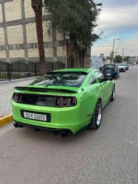 موستنك 2014  بريميوم تفاحي السيارة حادثهة كلش بسيط وبدون ايرباك   قطعه...