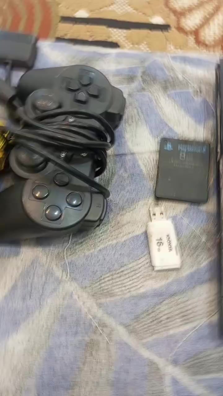 السلام عليكم بلي تو للبيع السعر 35 الف قفل نضيف كامل هوه او ملحقاته او مروس ببلي 3 او فور ونطي فرق العنون تقاطع النهروان ***********
