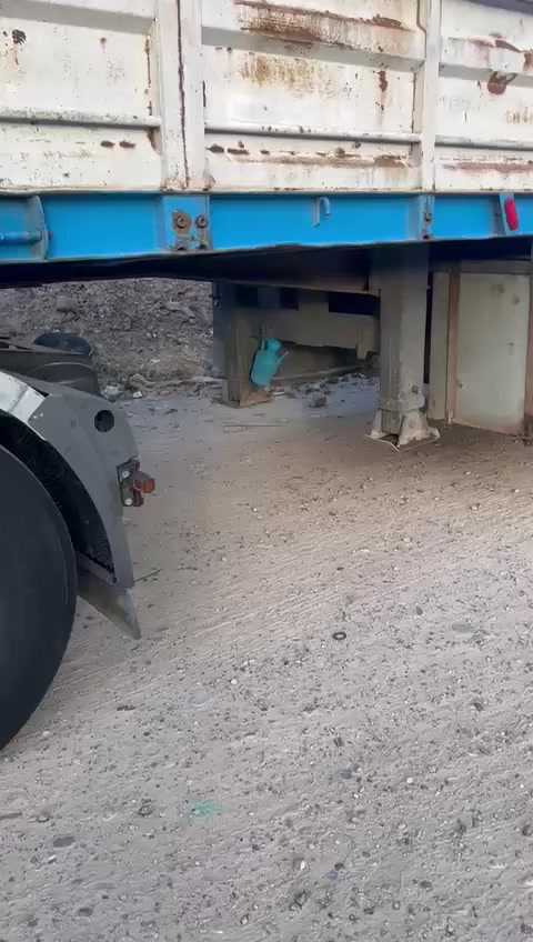 السلام عليكم  عربانه للبيع شاصي 16 دناكير صيني 14 ثاني درب عليهن شريط جديد العربانه كفاله عامه الطول 12 اوربع
ا***********
