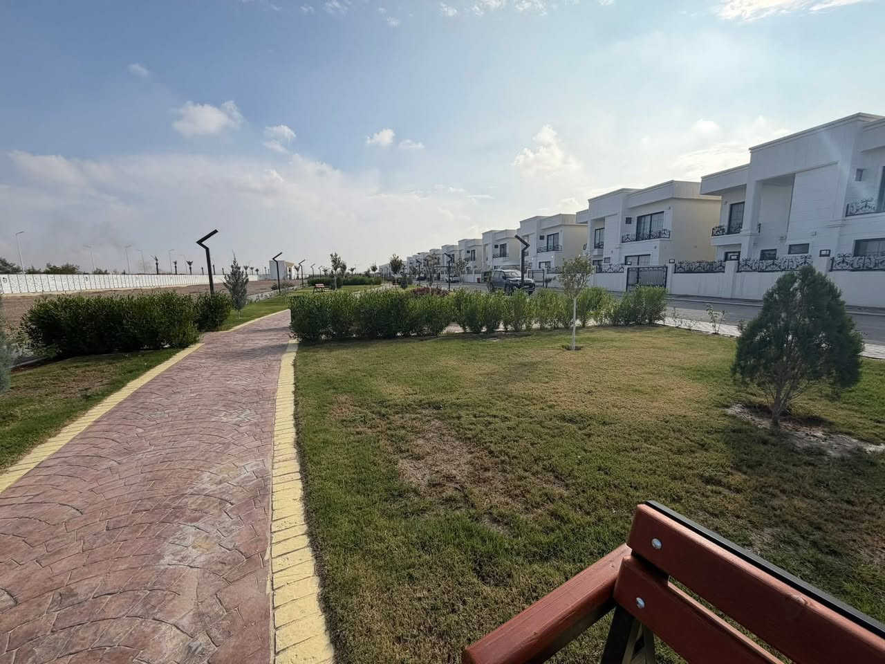 #اوليف_ستي متوفر فيلا للإيجار  في أوليف ستي
صفر ما مستخدمه
فارغ 
328 متر
٦غزف نوم
**********
0750 172 9563

***********
