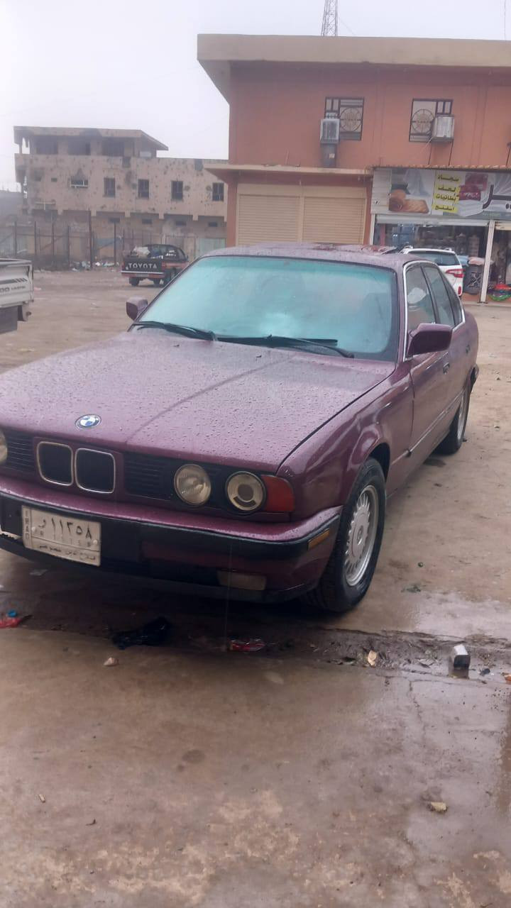 سلام عليكم
بي أم 520

موديل 88

رقم صلاحدين 

كير عادي 

محرك كبس 

4تيارت جديد 

سياره كعده حلو 

عليها اديامه كامه من محرك فتبام 

نزلات كهربايات كله عليها ايدامه كاملة مانقصها شي خير من الله

سعر 43بي مجال *********** مكان سياره كركوك
