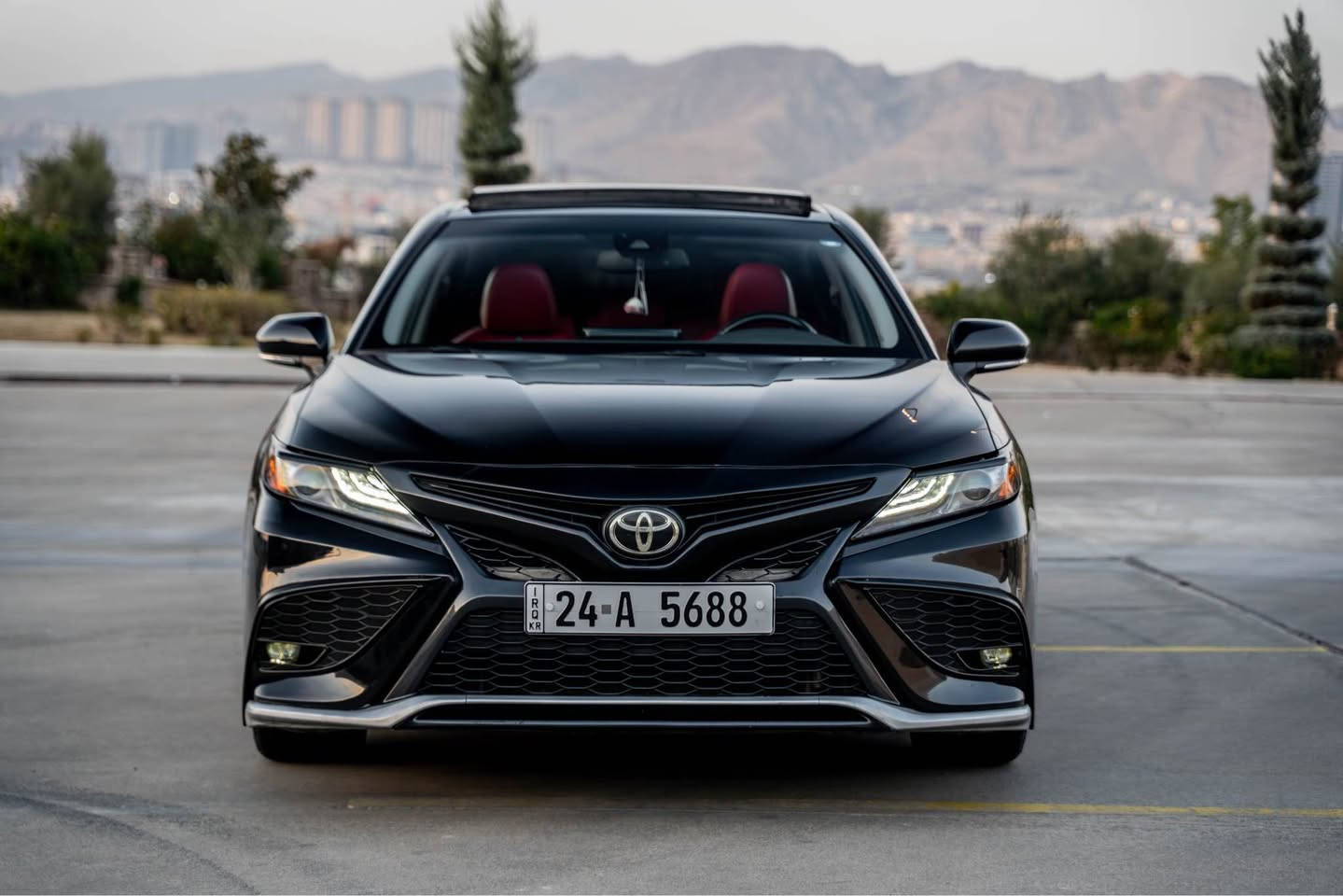 𝐓𝐨𝐲𝐨𝐭𝐚 𝐂𝐚𝐦𝐫𝐲 - 𝐗𝐒𝐄 ( 𝟐𝟎𝟐𝟑 ) 
‎للبيع … تويوتا كامري الموديل : 2023 فوول
‎رقم دهوك رقم سنوي جديد تحويل بشرط 

‎- المحرك 4 سلندر 
‎- گير محرك بشرط 
‎- محرك ما مفتوح بدون اي نواقص

‎- المواصفات … XSE 
‎- شاشة كبيرة لمس
‎- كاميرة
‎- بصمة
‎- بصمة ابواب
‎- پانوراما
‎- سماعة JBL 
‎- بريك كهربائي
‎- دواخل احمر
‎- كشن جلد
‎- كشن هتير
‎- كشن كهربائي
‎- تحكم ستيرن
‎- حساسات امامي
‎- حساسات خلفي
‎- رادار امامي
‎- رادار خلفي
‎- رادار جانبي
‎- شحن لاسلكي موبايل
‎- مانع انزلاق + ABS
‎- منافذ AUX + USB 
‎- تحكم وضعيات القيادة
- ECO+NORMAL+SPORT

‎- ضررها السيارة : 2 قطع 
‎- جملوخ + صندوق صبخ
‎- بدون دواخل و ايرباكات 
‎- تخم ويل جديد
‎- تخم تايرات جديد
‎- تخم خلفي جديد
‎- تخم امامي جديد
‎- دواخل جديد
‎- بدون مصرف نضافة 100/100
‎- مكان دهوك
‎- للاتصال : 0751.181.65.68 دهوك, العراق
