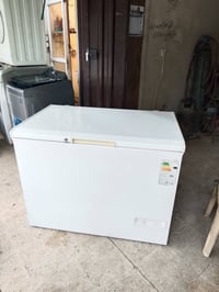 مجمد للبيع الكشر نظيف اخو الجديده جان بي انسداد وشحنتو غاز   وهسه شغال...