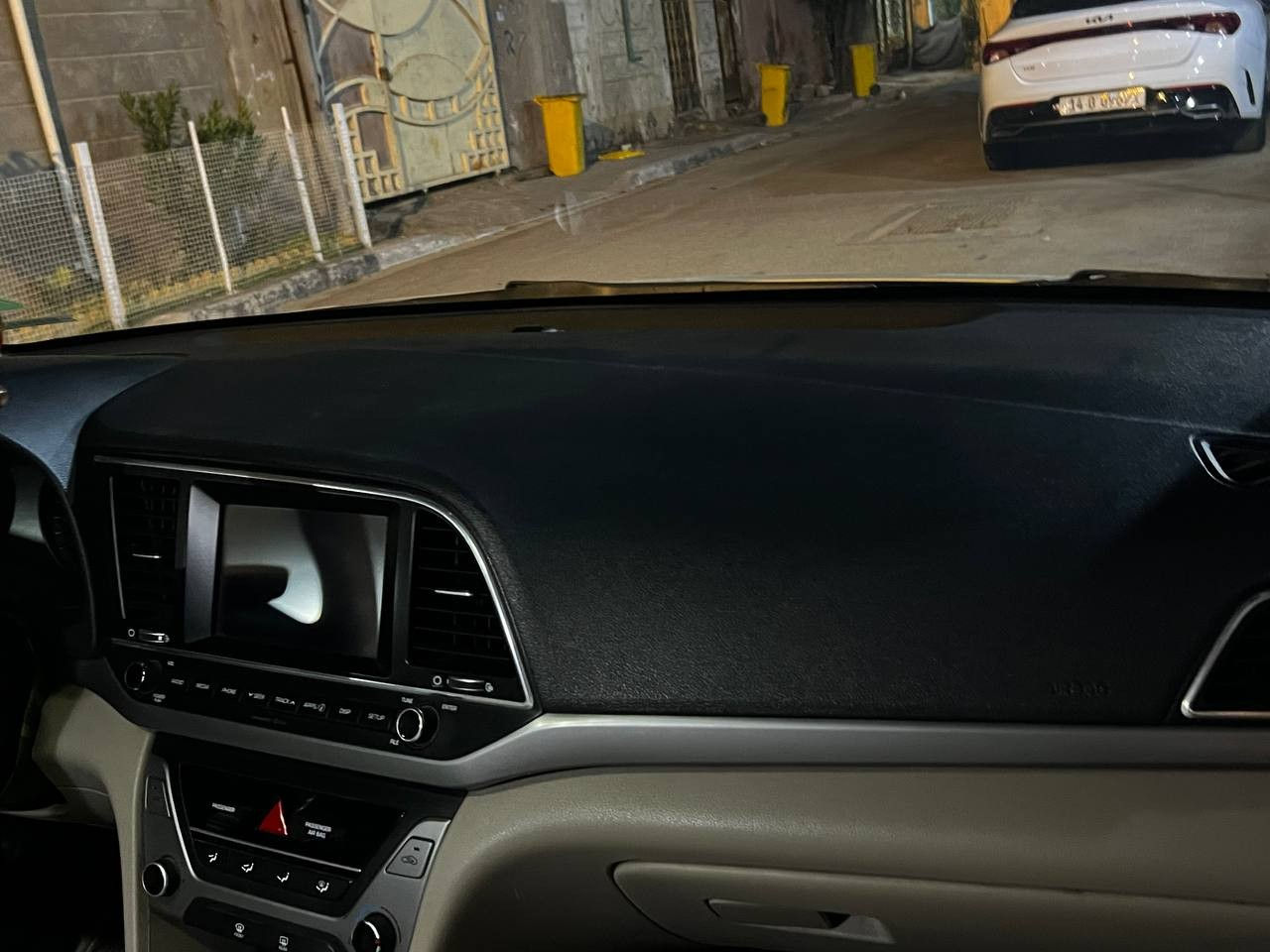 السلام عليكم  النترا 2017 للبيع وارد امريكي ضرر طفيف مقدمه البنيد فقط وبيهه باب خلف السايق مبدل والباقي ليبل واحد للعلم البنيد مامفتوح السياره رقم جديد دواخل كير مكينه حداده تبريد تخم تاير 
السعر 122 ورقه تلفون ***********
