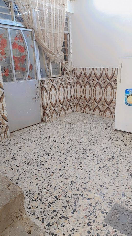 بيت للبيع مساحه ١٠٠متر طابو زراعي سند25بي إقرار محكمه سند وكاله خدمات كامل مكان الرئاسه العبيدي قرب مركز الصحي مال الرئاسه رقم الهاتف  *********** سعر 70 بي مجال الشراي
