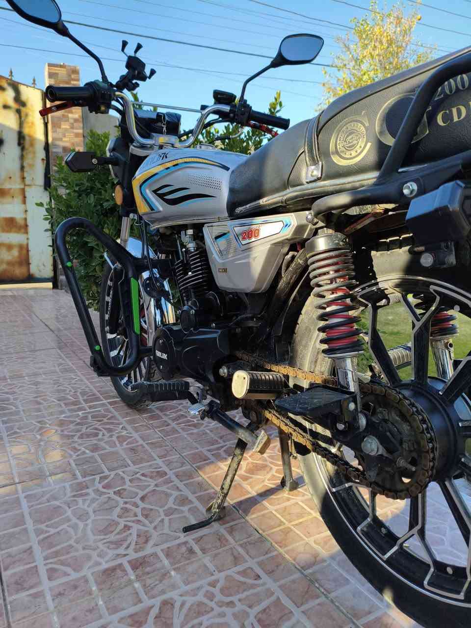 السلام عليكم اخوان دراجة سونك موديل 24 مكان الرمادي شارع 40 السعر 800 و بي مجال بسيط *********** واتساب موجود
