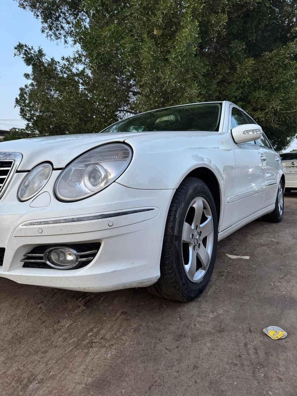 مارسيدس E320  W211 موديل 2003 رقم بغداد مشروع وطني باسمي مداور ثاني يوم على وضع البلاد ماعدا تبديل الجاملغ الامامي جهة السائق ومواصفات السيارة لا داعي لذكرها بالاضافة الى انها مزودة بكامرا ت تسجيل امامي خلفي وبالداخل إضافة إلى شاشة حجم كبير أصلية حديثة
السعر المطلوب 115 ورقة بيع مستعجل وفيها مجال بسيط للطيبين
الاتصال على الرقم ***********
