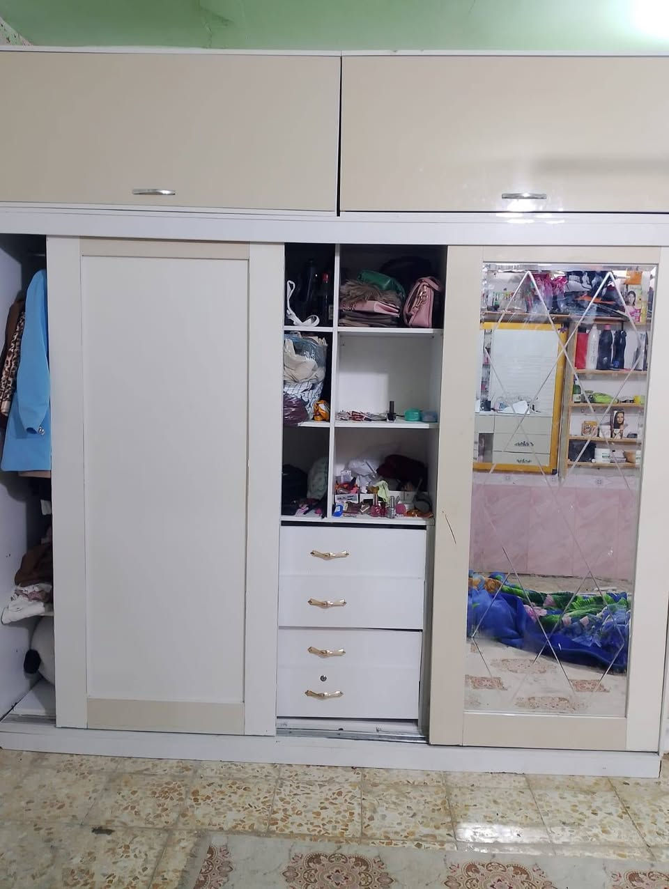 كنتور وميز مرايه ب١٥٠ الف كلش قويات للبيع مكان يم جامعت العين


**إذا كنت صاحب هذا الإعلان وتريد حذفه لأي سبب، رجاءا أرسل رسالة إلى الدعم الفني**