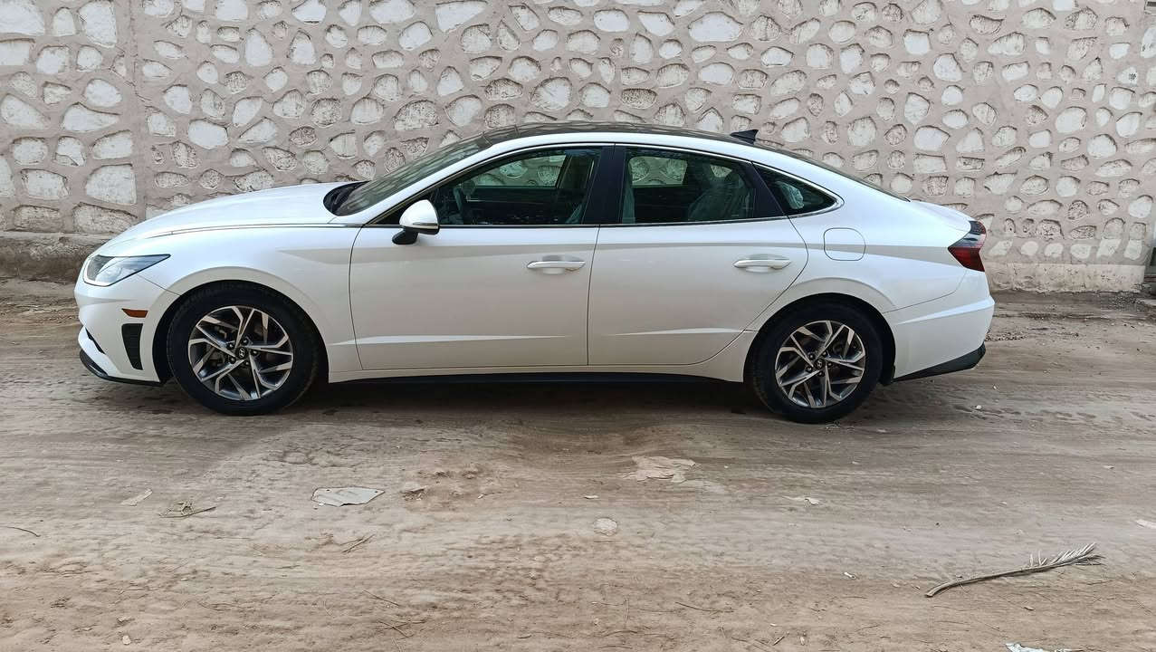 السلام عليكم سوناتا موديل 21 وارد امريكي المكان في النجف السياره ماسه 70 سياره فول وحه وجديده محرك 2500 السياره 175 وبيها مجال ***********
