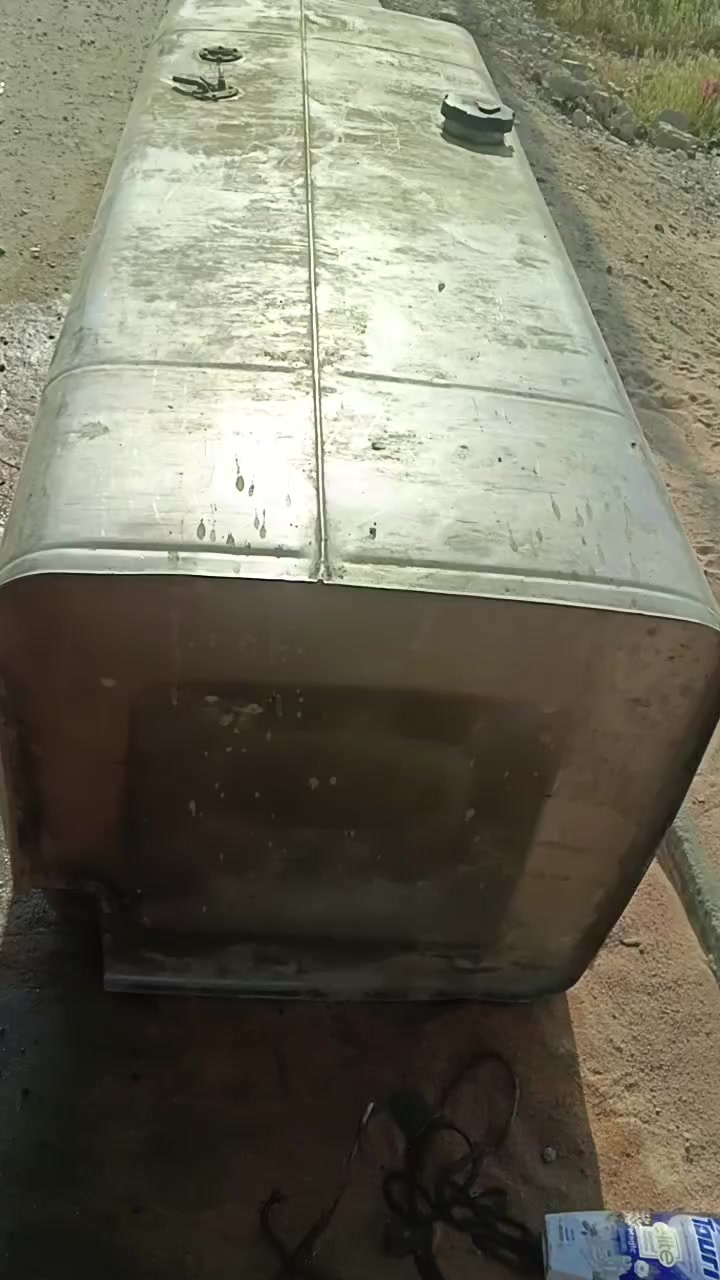 سلام عليكم تانكي للبيع الف لتر مكاني بغداد جسر التاجي الدوار السعر 750وبي مجال رقم  ***********
