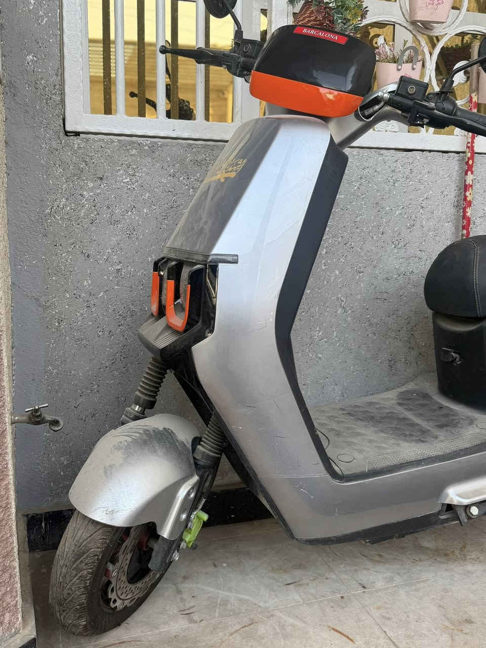 السلام عليكم دراجه شحن للبيع عدد6 بطاريات 
الدراجه بيه عطل بسيط بطاريه او اكثر من بطاريه 
الدراجه متروكه صارله فتره
السعر450 وبيه مجال بسيط
العنوان بغداد البلديات
***********
