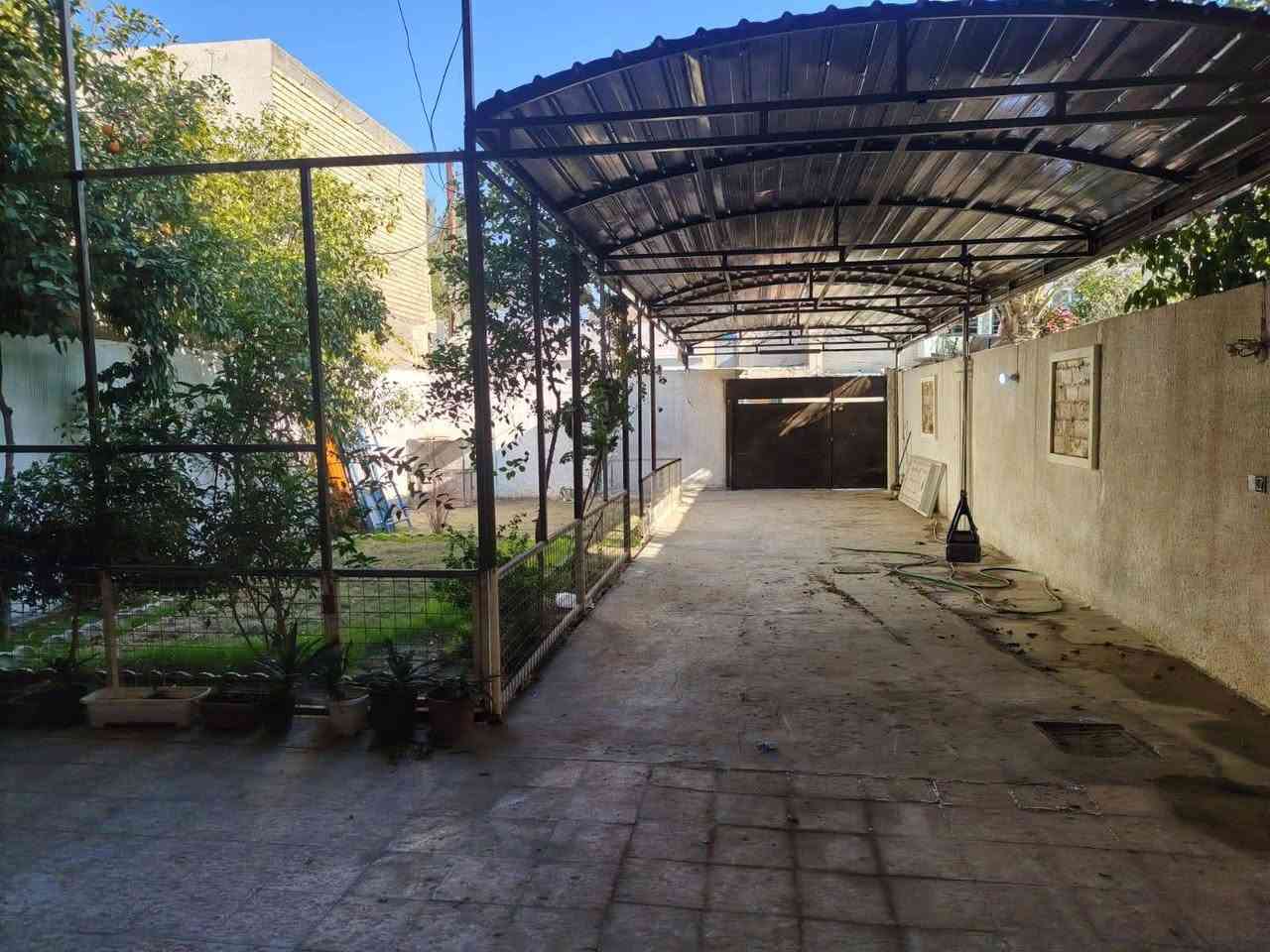 بيت ٣٠٠ متر للبيع قاط واحد مسلح طابو صىرف الراشدية منطقه الانتصار مقابيل مستشفى حمادي شهاب ***********
