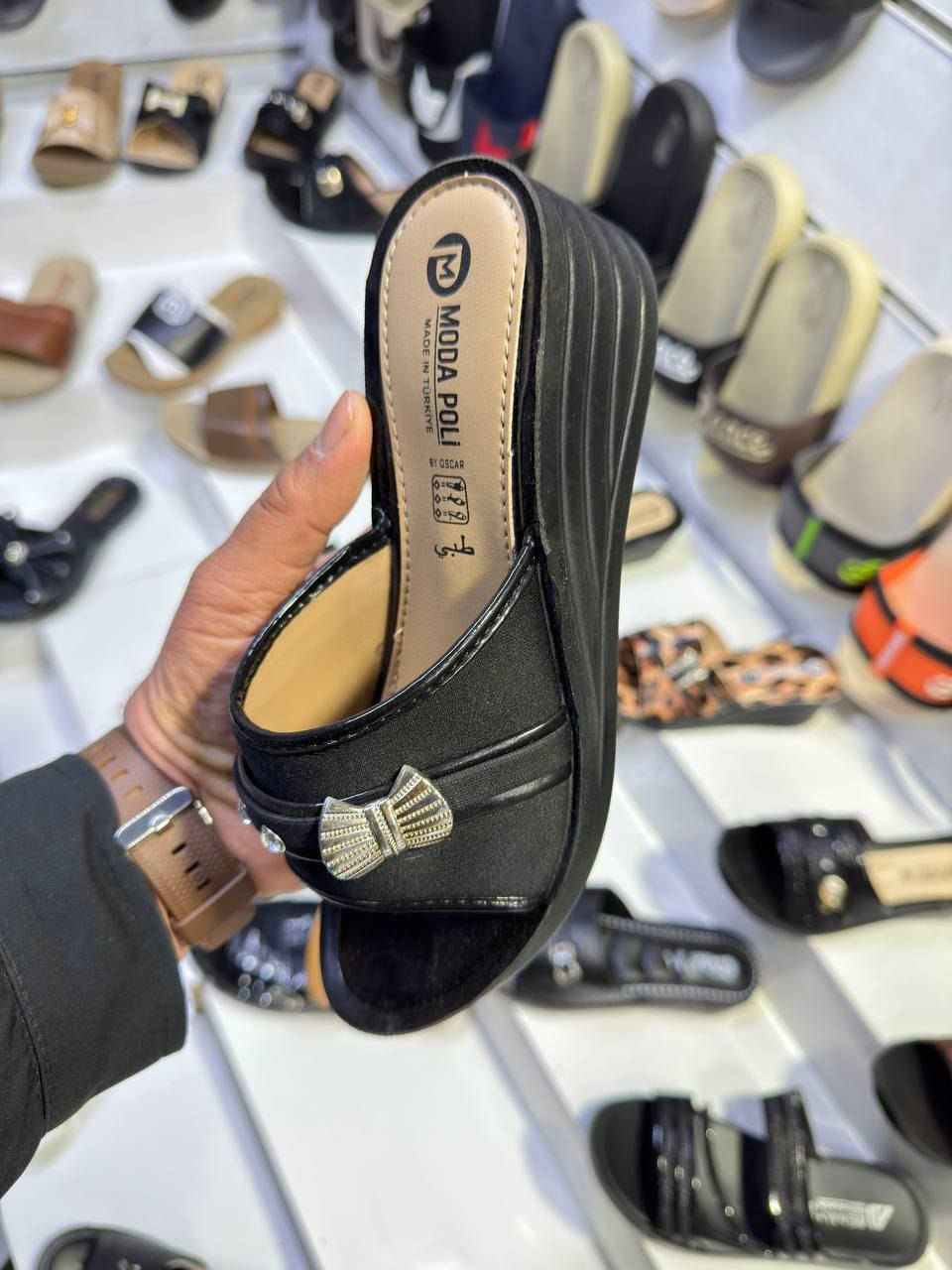 شحاطة نسائي عالي درجة اولى.. 
سعر الدرزن 46 الف. الون حسب الطلب. 
كمية محدوده 
🚛يوجد توصيل لجميع المحافظات. 
https://t.me/thayi99R


**إذا كنت صاحب هذا الإعلان وتريد حذفه لأي سبب، رجاءا أرسل رسالة إلى الدعم الفني**