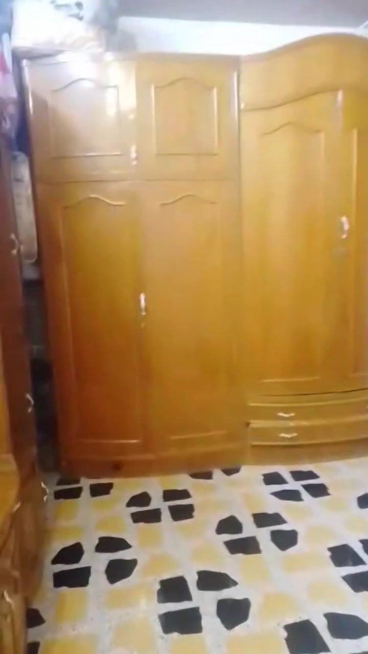 السلام عليكم  غرفه لبيع نضيفه العنوان النجف حي النصر  السعر 950او بيه مجال بصيط حك الجيه ***********

