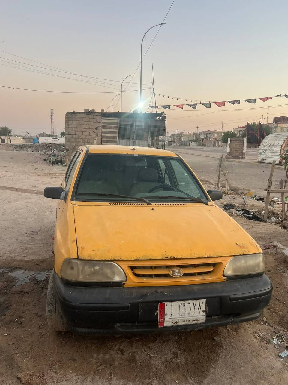 السلام عليكم سايبة رقم وسنويه رقم الماني شقاله
رايدها ب 6ورقات ابيع كوم حديد مكاني خور الزبير 
هــ  ***********
