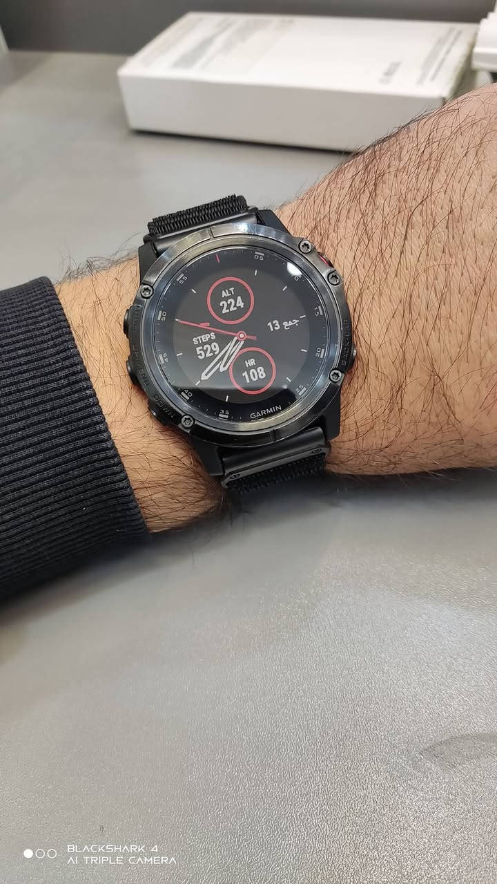 garmin fenix 5x plus
نضافة 95 %
حجم 51 mm تدعم خرائط العراق 
شحن 14 يوم كيبل شحن أصلي 
للاستفسار خاص او واتساب ***********
