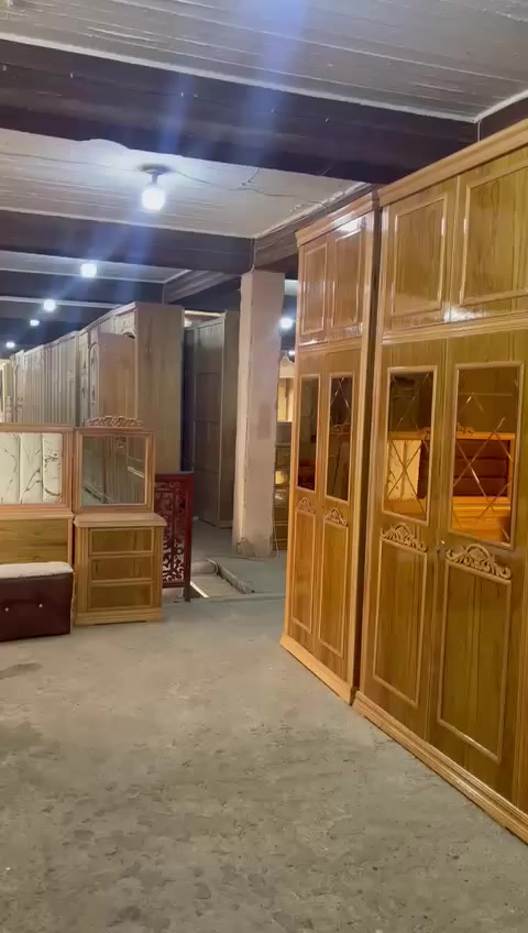 معرض الشاهين للاثاث الراقي ✌️موصل صناعه القديمه قرب جامع ابو زعيان 👉الطابق الثاني 👉، ***********) ***********)
