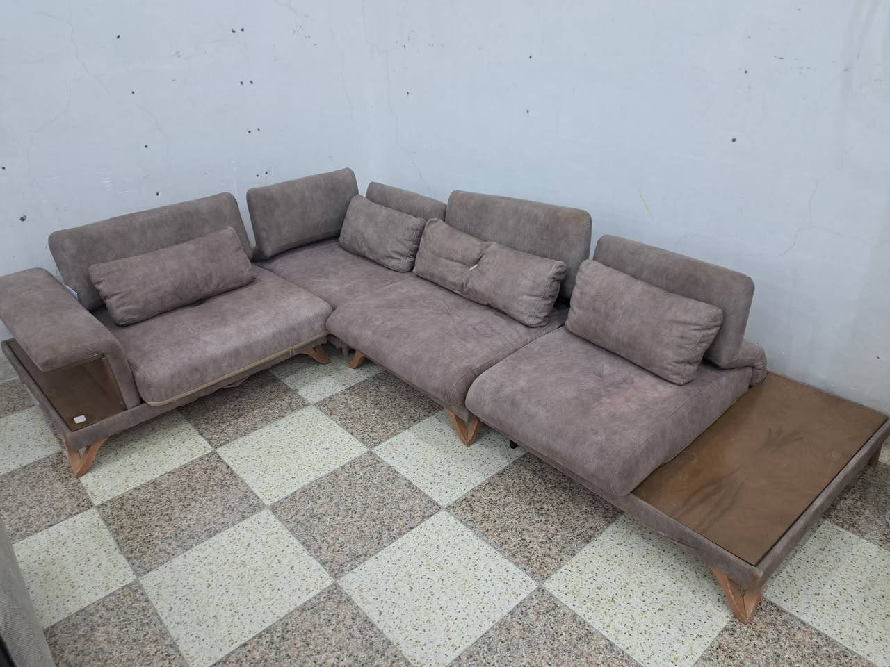 تخم ديوان مودرن تركي نضيفات كلش اسعار مناسبة
العنوان ملعب # الشطره الولمبي 

@إشارة #رقمي ***********
