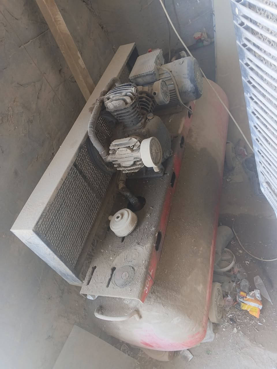 معمل بلاستك للبيع مكان الديوانية 
رقم / ***********
