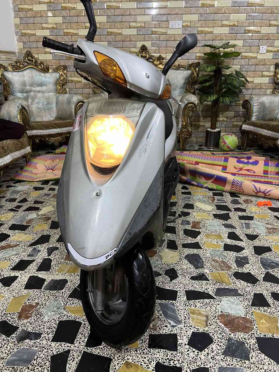 السلام عليكم بريز دراجه كفاله عامه برغي ممفتوح بيهاا والف فيتر جيب وافحص اي شي تجاري مابيها السعر650 المكان الشعب رقم الهاتف ***********
