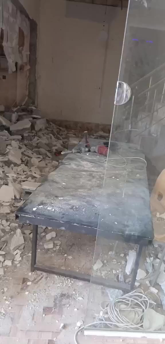 السلام عليكم اخوان أي واحد عنده تفليش ترميم أو رمل جص سمنت تدخيل بلبيت او تصعيد ايشي عندك خابر ودلل 
***********
