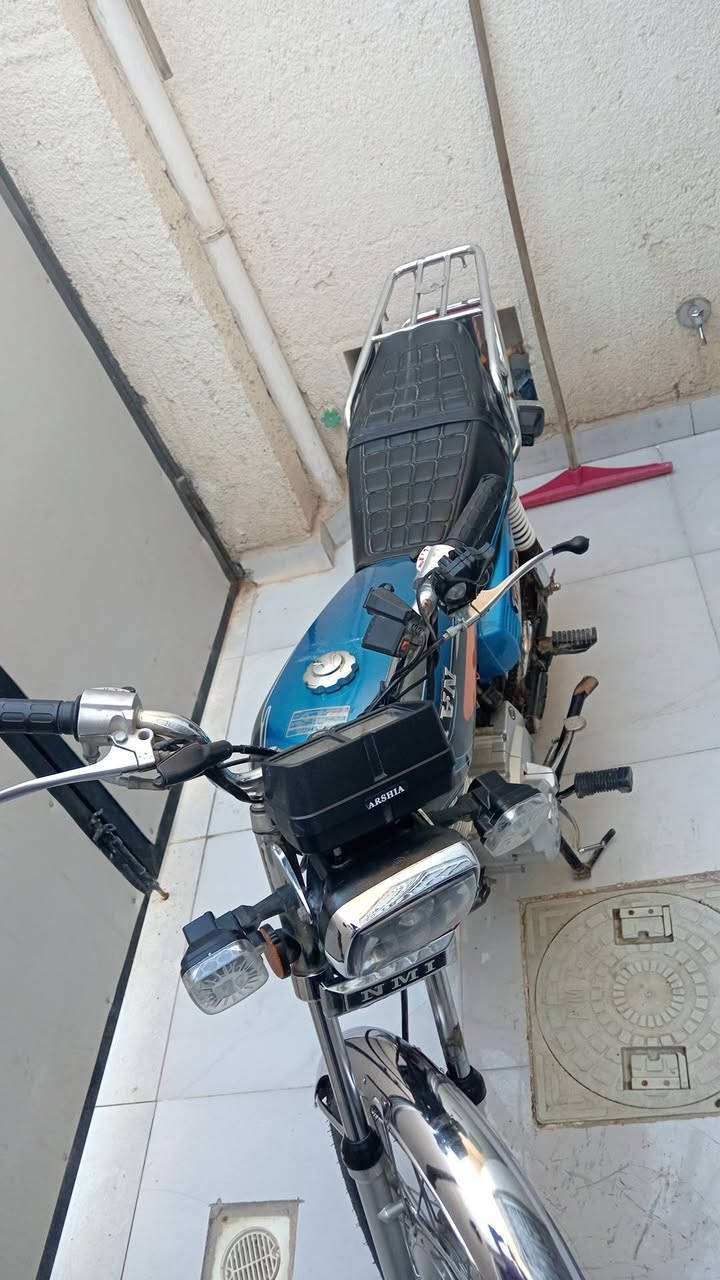 اربعه كير شاصي 18الباقي 23 رقم نجف انكليزي شرط المداور مكاني نجف السعر 900////للاستفسار *********** او واتساب
