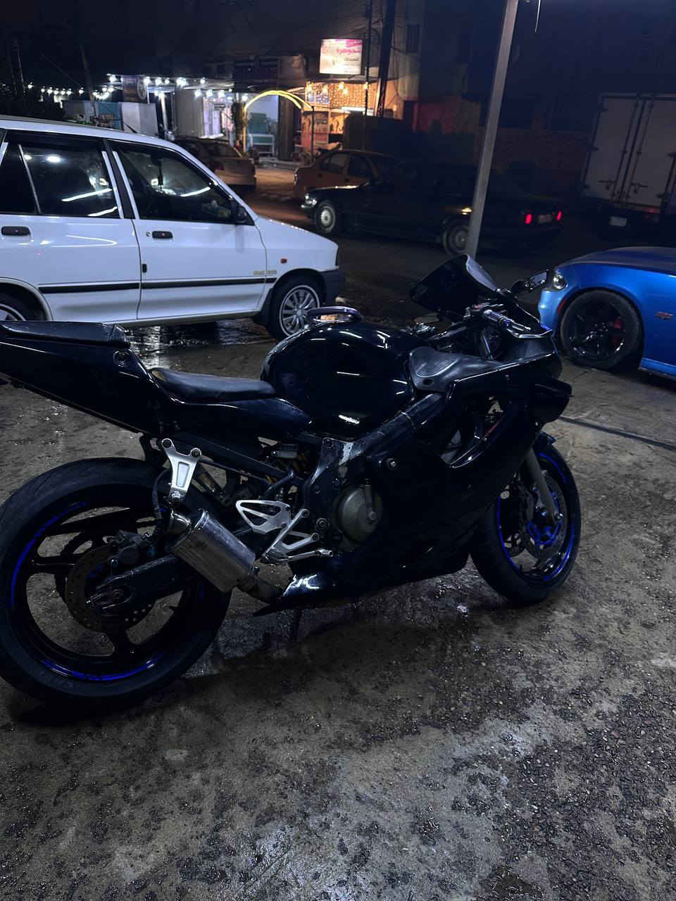 سلام عليكم دراجة F4i. 600cc.2004 مكينة خير من الله دراجة نكرة بكل وقت محرك ناعم. مكان بغداد . للتواصل *********** متوفر واتساب
