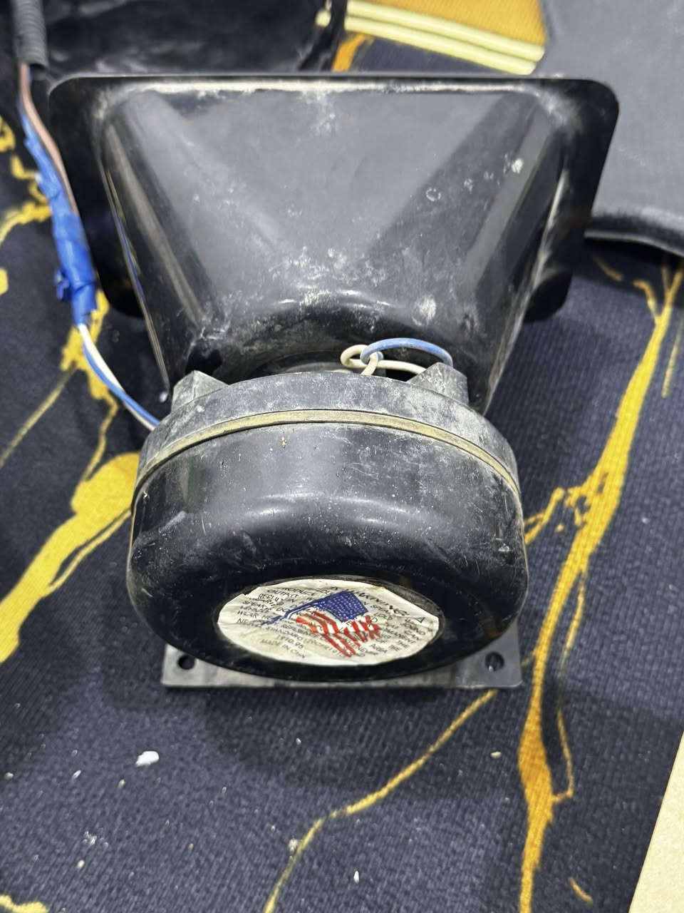 السلام عليكم بعت سيارتي وذني غراضها اليفيدنه يراسلني ويشلع عيوني العزاز
فدراليه بل جامه اربع عدسات ليزريه قويه وحلوه 
صارخه مال اسعاف انتبهه مال اسعاف الاصليه امريكيه هيه وجهازها وسماعتين وحاكيه كامله بس تروح ل اي كهربائي يشدها ب 10 الف 
كاعيات الربل الاصلي تخم كامل ع سياره كلها مال تاهو من مديل 2015/2020 المكاعد الصف الثالث والصف الثاني والاماميه روح اسئل بل كماليات شكد سعرهن وشوف اني بيش راح ابيعهن 
فرشه دشبول شامو مو العاديه 
وبلوجكترات ذني هم عندي يرهمن سياره يرهمن دراجه هم ماشادهن اصليات
نشره محيطيه داخليه مال سياره تنربط ع منفذ مال الشاحنه وكلش حلوه اضائتها متحركه ويه الموسيقه هم جديده وما شادها 
اذا تاخذ شلع كلهن اداريك بل سعر تاخذ مفرد كلمن وسعره والماعنده يجي ياخذهن ويروح خادم اني موجود خاص الغوالي


**إذا كنت صاحب هذا الإعلان وتريد حذفه لأي سبب، رجاءا أرسل رسالة إلى الدعم الفني**