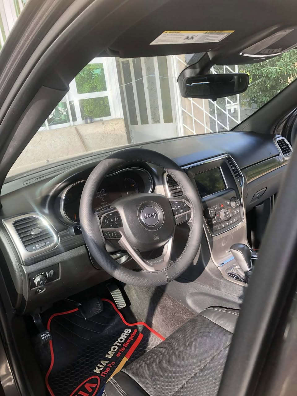 سلام عليكم جيب لاريدو 19
مواصفات الاريدو معروفه
تشغيل عن بعد
شاشه وسط
رادار جانبي وخلفي 
كشنات جلد تدفئه تبريد
فور ويل 
سيارة حادثها بنيد فقط 
ولايرباكات طاكه وراجع سستم
ماشيه160
سيارة عليها لايت زنون منظومه سعرها500الاف
فيت بم عبوة كامله جديد اصلي
صدر خير من الله 
سيارة مشاء الله كامله بدون نقص
(السعر$210وبيها مجال 
مكان سيارة بغداد الراشديه 
رقم***********
