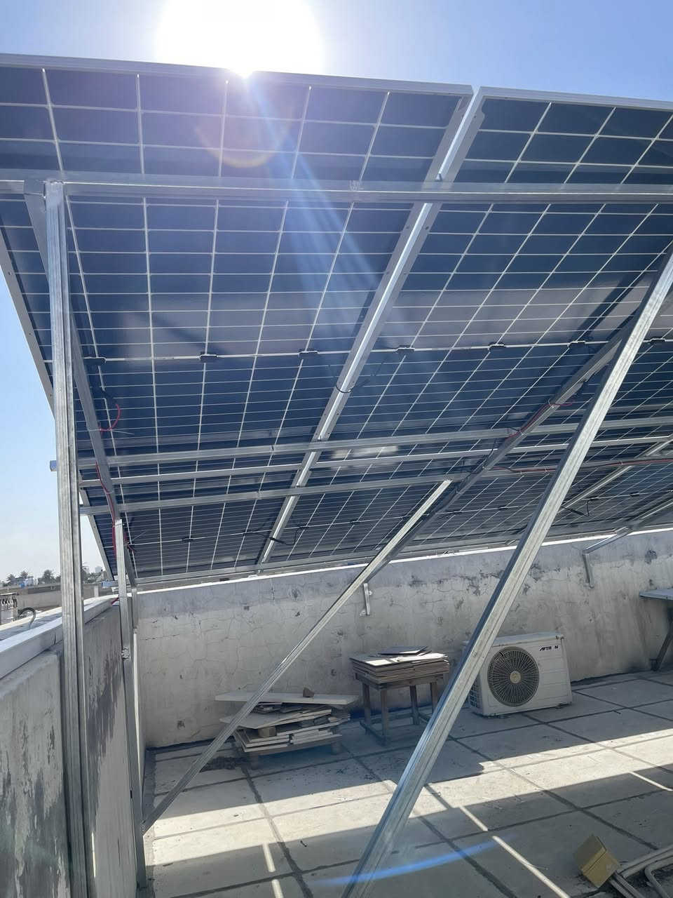 بغداد / الكاظمية النواب 📍
حتى تخلص من مشكلة انطفاء الكهرباء ❌
تنصب منظومة طاقة شمسية تناسب احتياجك للكهرباء

بحمد الله وشكره تم تنصيب منظومة طاقة شمسية 
٤٠ امبير نهارا و ٣٠ امبير ليلا 
في بغداد منطقة الكاظمية شارع النواب .

( مع ضمان 5 سنوات على الاجهزة وضمان 15 سنة بالالواح )

صيانة ومتابعة مجانية لمدة سنة تشمل غسل الالواح والبرمجة 

مستعدون لتجهيز المنازل والمجمعات السكنية والمزارع وكافة المشاريع الكبيرة والصغيرة بمنظومات الطاقة الشمسية

كادر عمل هندسي احترافي جاهز للعمل والتنصيب في جميع محافظات العراق

العنوان :- بغداد - شارع الصناعة - بناية ركن الصناعة مقبل مطعم ريفان

للتواصل معنا ☎️
المبيعات
***********
الادارة
***********
***********
