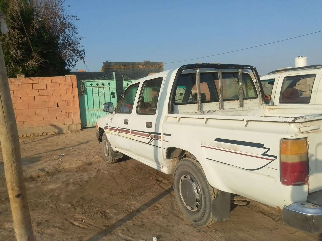 سلام عليكم سياره تيوته جديد كير ومكينه وتخم تاير جديد رقم قادسيه ***********
