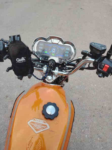 للبيع مديل 24 اوراق اصولي وكيله العارضي الاوراق الاصليه ضاعن وعندي الاستنساخ بقن كفاله عامه سعر 650 وبيه مجال ***********
