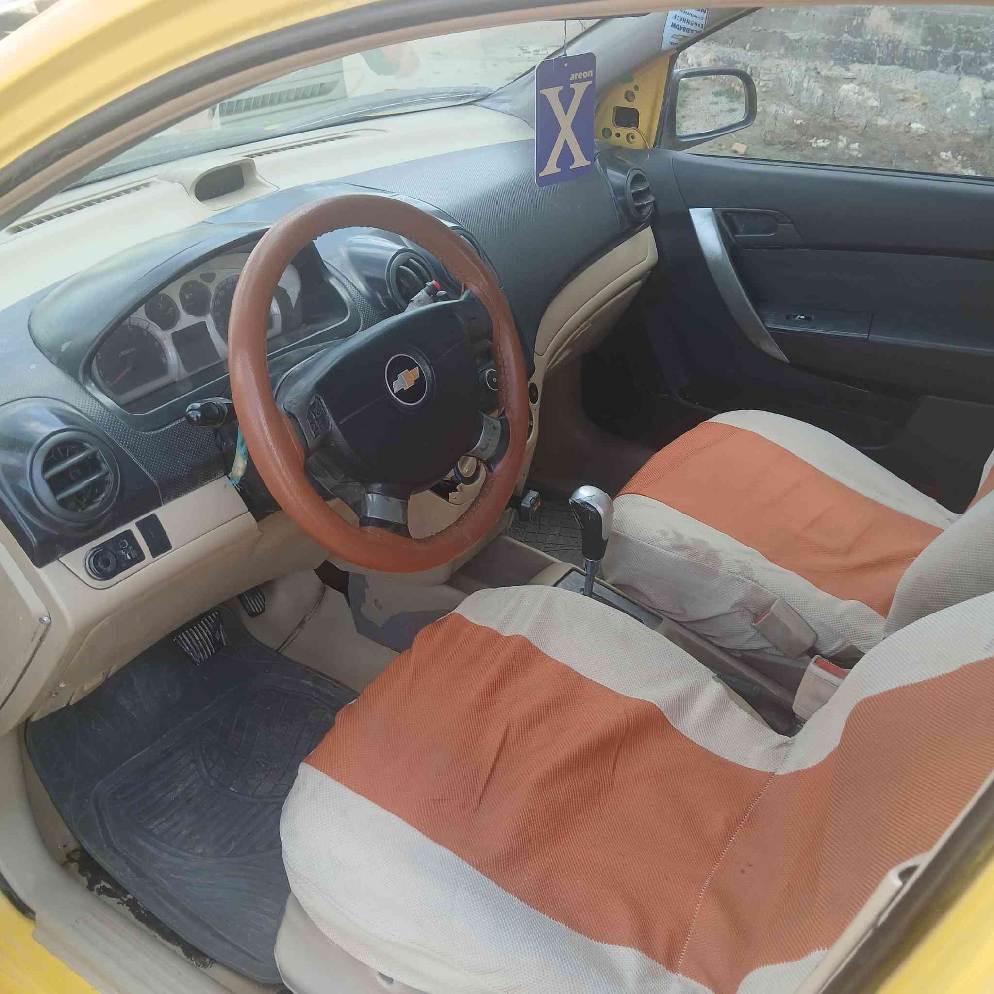 افيو 2011 ماكينه 1400 سياره جاهزه اوتوماتيك تبريد حداديه اجازه مكان السياره السماو0سعر50 اتصال ***********
