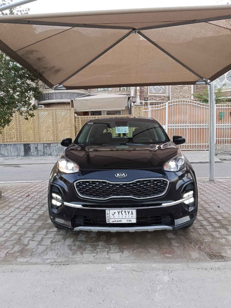 كيا سبورتج للبيع موديل 2020  وارد امريكي حادثها بنيد بدون دواخل السياره ليبل واحد مكينه وكير وصدر امامي وخلفي جديد تخم تاير جديد رقم بغداد مشروع وطني تحويل مباشر ماشيه120 الف  السعر 143 الاستفسار على الرقم *********** عنوان بغداد البلديات
