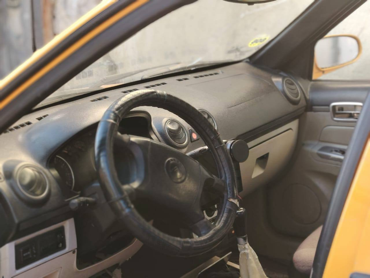 السلام عليكم، ck 2012 للبيع
💥 رقم نينوى السنوية ساقطة من ٢٠١٧
_ كابون بانزين بيها 

_ هيئة غرامات تاخذ صفر مالك علاقة 

_ مكينه جديدة ما صارلها شهر وصل الضمان موجود

_ كير انطيك شرط، عينة وكلج جدد 

_ السيارة بدون حادث!!! بيها تصليح دوائر خلفية وصبغ بلجاملغات الكدام أثر طغات وموضح بالصور، يعني شواصي ولغود ودواخل حيل نظاف تجي وتشوف بعينك وباقي كشر السيارة هم نظيف بي طخات بسيطه مال تكسي لا أكثر 

_ صدر امامي جديد زوج فلنجات و سكات جدد ما صارلهم ٢٠ يوم، صدر خلفي بس يعوزو زوج بوربرينات

_ تايرات خلفي جديد امامي ٨٠٪

_داخل نظيف كدام العين

_ وايرمنية كلها شغاله ما عده الجوم الوره مدري شبيهم

_باتري دينمو فيتبم جدد  بلكات نوزلات شوته كلهن ادامة كل شهر

_ سيارة مصروف عليها ومال جناي

_ السعر ٤٢ وبيها للطيبين للتواصل *********** بي واتساب، او خاص مفتوح ❤️
