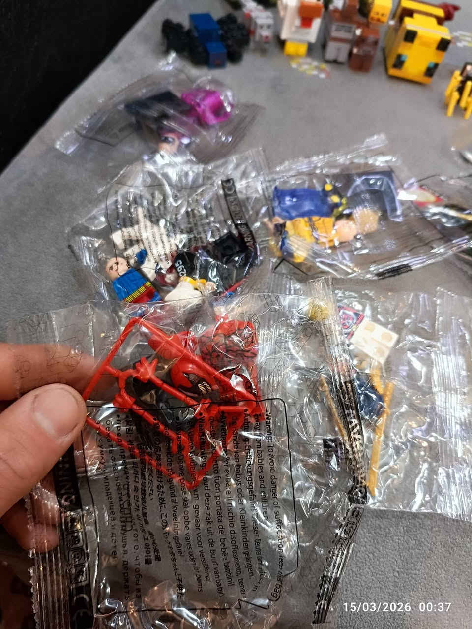 اللهم صل على محمد وال محمد 
شخصيات ليكو عددهن 26قطعه  ومجسم كامل جديد ممفتوح وياهن قطع  حيوانات ليكو


**إذا كنت صاحب هذا الإعلان وتريد حذفه لأي سبب، رجاءا أرسل رسالة إلى الدعم الفني**