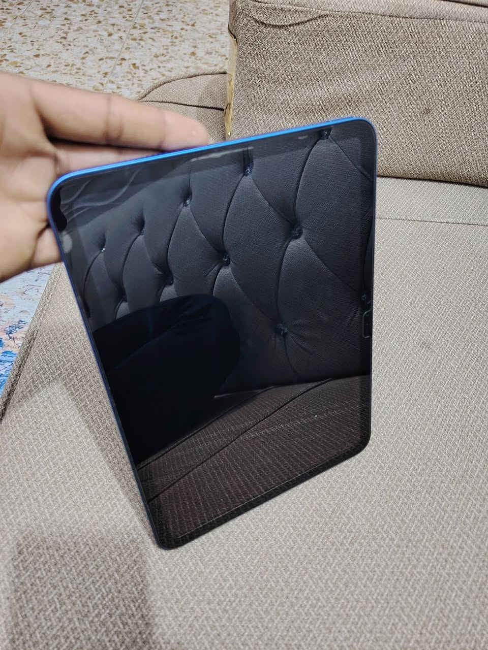 ايباد 11 a16 ذاكره 128 بطاريه 95 كامل الملحقات داخل الضمان  نضافه 100/100 السعر 460 رقم الهاتف ***********
