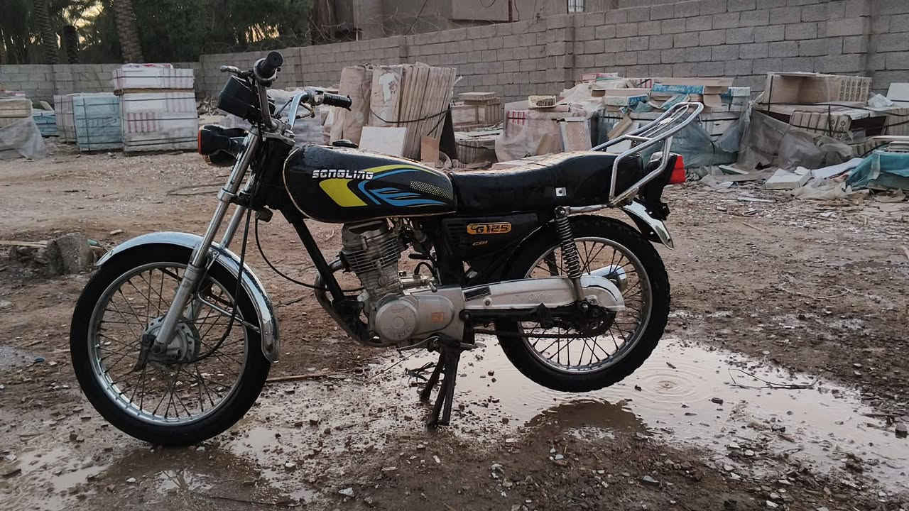 عليك دراجه تايكر موديل 19 دراجه نضيفه بيهة شلعة
 او سريعه سعرهة 250او بيهة مجال حك الجيه مكاني بلدروز الاتصال علا هاذ الرقم واتساب ***********
