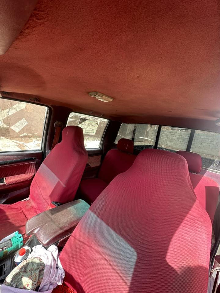 كنو البيع موديل 2012  بدون رقم سيارة كفاله عامه سيارة جاهزة كهربائيات شغاله تبريد تتفه السعر 27 وبيه مجال ***********
