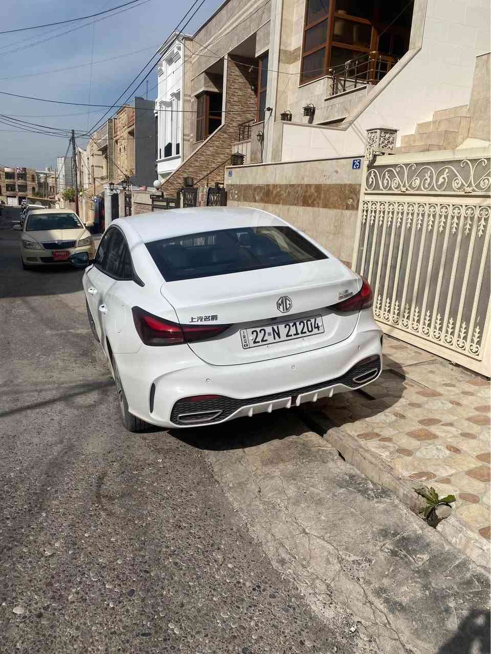 MG  GT 2025  فولە بەس سلایت نیە 
بێک بەسمە
ئەوتۆ هۆڵد
شاشە ئەلیکترۆنی 
دەرکە بەسمە
ویل کڕۆم
کوشین جلد
کامیرەو حەساس 
8000ڕۆیە 
شوێن هەولێر 
118مەجالەکی برایانە 
*********** أربيل, العراق
