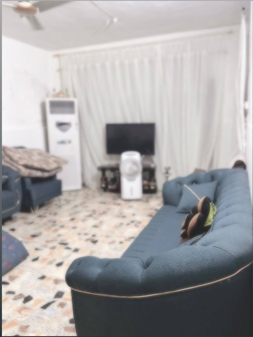 بيت مساحته 150 في منطقة داموك ل١٥٠ شارع حسينيه زينب الحوراء صاله وهول وغرفة ومطبخ وحمام الطابق الاول اما الطابق الثاني غرفتين  للبيع للاستفسار الاتصال على الرقم
 ‭***********
