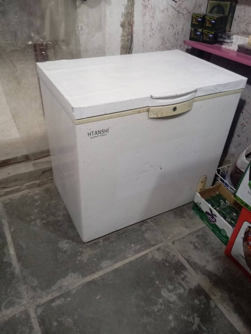 عرضات ثنين نضيفات بس وحده شويه مبيه تزليغ بس كلهن شغالات بور هوا وتجميد هم مو تبريد ومجمدات ثنين وحده حجم كبير والثانيه صغير مثل مو واضح بل صوره المجمدات مادخلات تصليح وتجميد خير من الله ابيعهن شلع تصفيت محل المكان الشعله الاوله


**إذا كنت صاحب هذا الإعلان وتريد حذفه لأي سبب، رجاءا أرسل رسالة إلى الدعم الفني**