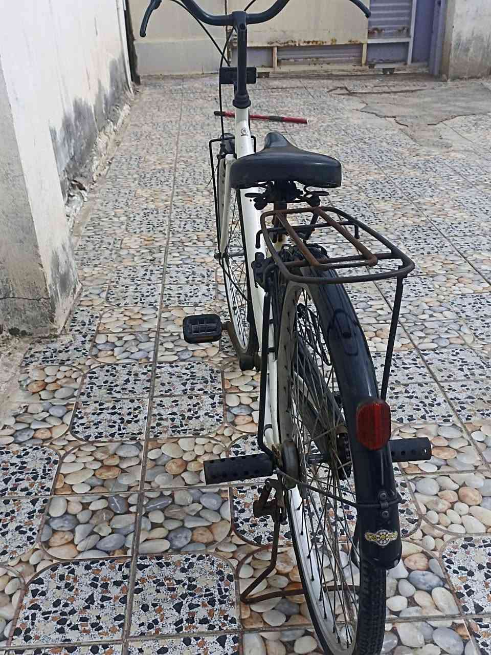 سلام عليكم متااااااح بايسكل حجم٢٦ ياباني اصل  س٨٠ وبيه مجال بسيط مكاني ديوانيه تقيه الثالثه ***********
