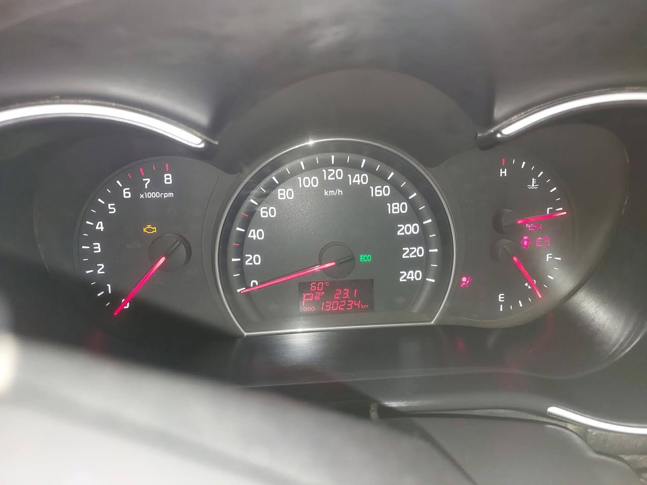 السلام عليكم
سورنتو موديل 15
خليجي 
بيها تبديل جامرلغات أمامي وبنيد 
محرك 6  سلندر
ماشيه 130
قطع تبريد 3
رقم ديالى بسمي
مكان السيارة ديالى 
الاستفسار 
***********
***********
