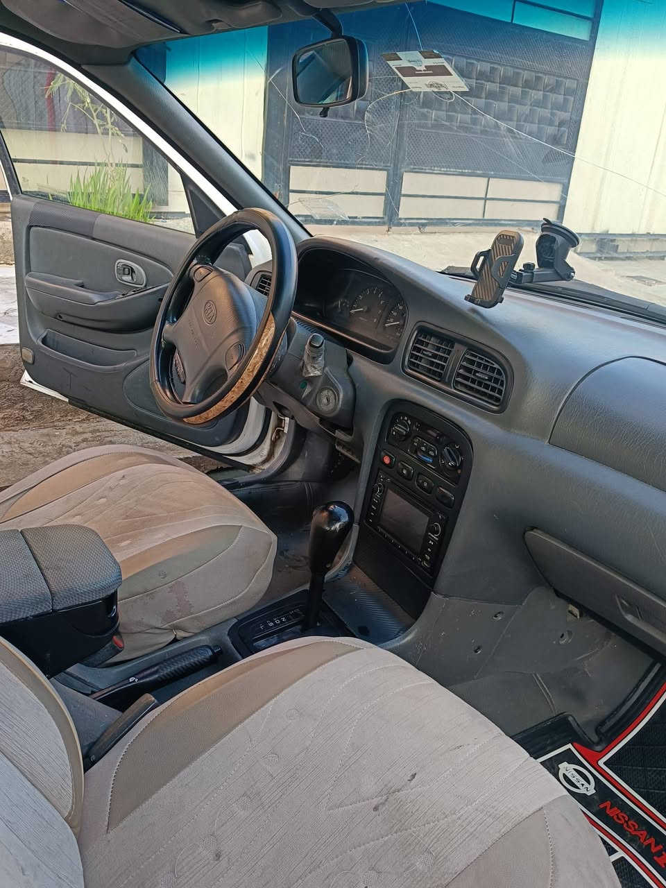 كيا كريدوس موديل 95 بلادي كير اتو تبريد ثلج لاصرف ولابخار طارات جديد قبل شهرين اشتريت طخم الاطارات شرط تحويل دفتر بانزين موجود سعر 45 بي مجال طيبين هده رقمي ***********
