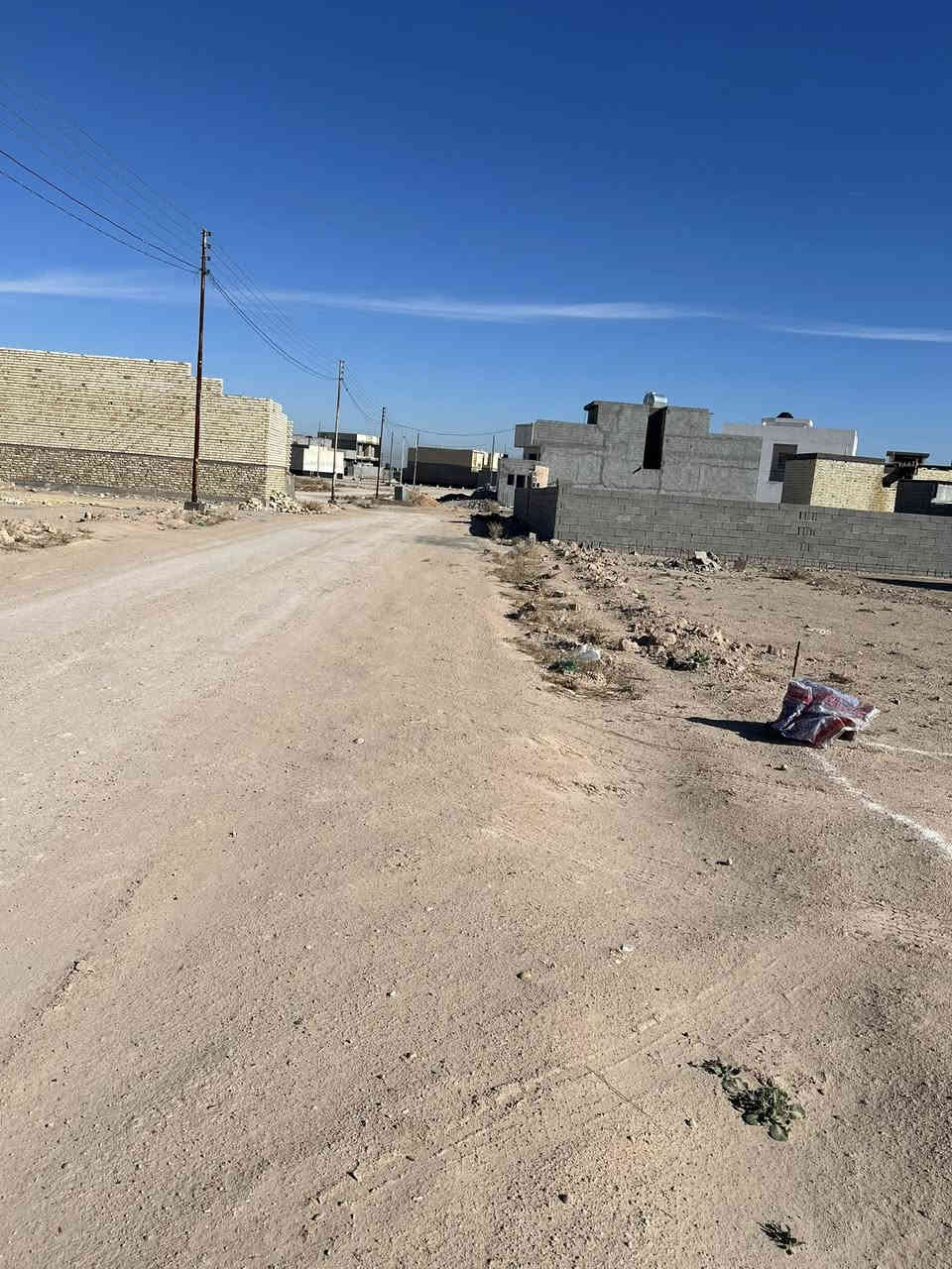 قطعه للبيع. مساحه ١٤٠متر  ركن. شارع ١٠سند ٢٥ قرب شارع المقبره                        يم جامع بر الوالدين سعر ٢٢مليون قفل   
الهاتف ***********
