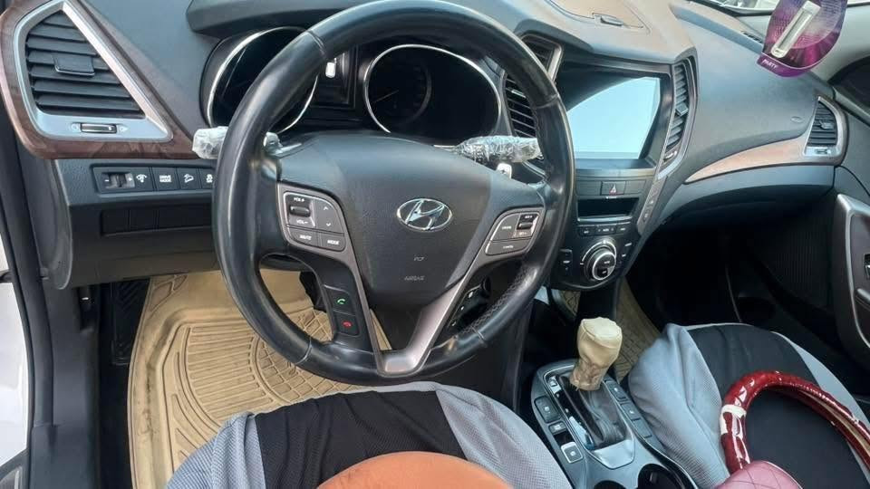 سنتافي ٢٠١٨ خليجي فول vip
مكفوله ماعدا بارد شبر بالباب

ماشيه ١١٠ الف

٧ راكب

٦ سلندر فور ويل

فتحه بصمه

سايد بريك دكمه

تبريد تدفئه كشنات

جلد الكشنات بلادي لون عنابي

رقم بغداد بأسمي

مكاني بابل/المدحتيه

سعرها ٢٢٥ وبيها مجال

***********
