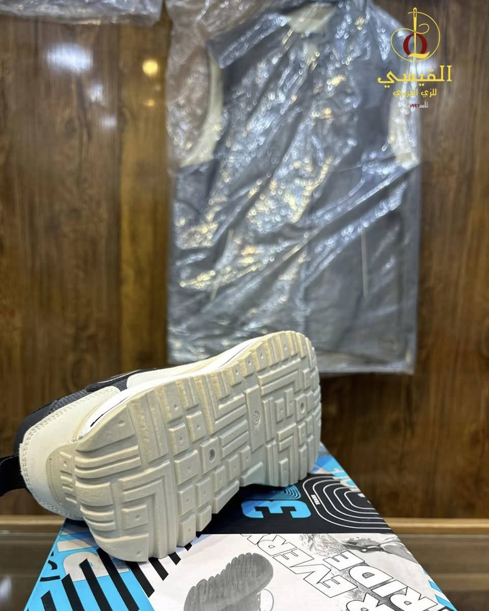 خفّة وراحة.. تليق بطلّتك! 

‎📢 العرض الأقوى من القيسي للزي العربي! 📢
‎لا تحتار بالاختيار.. الأناقة والراحة صاروا بين يديك وبسعر ما يتفوت! 👟✨
‎🔥 تفاصيل العرض:
* سعر القطعة الواحدة: 15 ألف دينار فقط.
* سعر القطعتين: 25 ألف دينار فقط! (يعني توفر 5 آلاف دينار).
‎👟 مواصفات الحذاء:
* تصميم رياضي عصري (Sport) مريح جداً للمشي والدوام.
* متوفر بالألوان الأساسية: الأسود الملكي، الرمادي، والبيجي.
* خامات عالية الجودة تضمن لك الراحة طوال اليوم.
‎🛒 استغل الفرصة وكشخ ويه صاحبك!

📍 صلاح الدين – بيجي – سوق بيجي – شارع الخياطين

🚛 خدمة التوصيل متوفرة لجميع المحافظات.

للاستفسار والتواصل📩

+964 770 515 1986
+964 770 513 1591
+964 782 490 0322

#مجموعة_القيسي_للزي_العربي #الزي_العربي_تراث_ابائنا_وأجدادنا #عرض_خاص #اقمشه_رجاليه #VVIP #بيجي #أصالة_وعراقة #دشداشة #شحاطة


**إذا كنت صاحب هذا الإعلان وتريد حذفه لأي سبب، رجاءا أرسل رسالة إلى الدعم الفني**